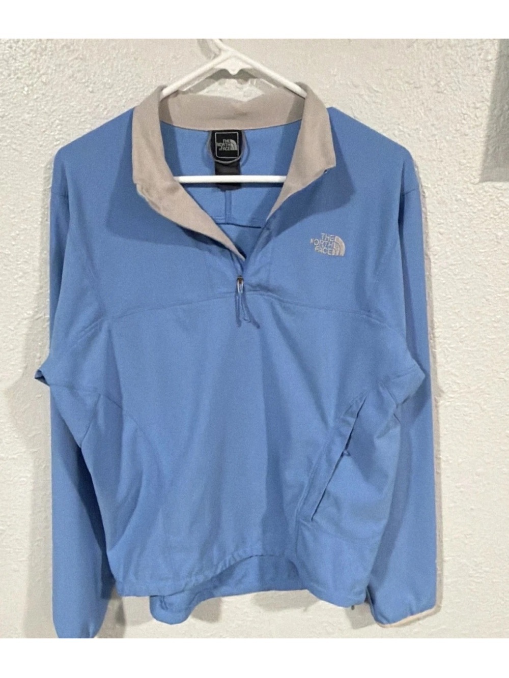 The North Face Light Blue Quarter-Zip Pullover Apex size L